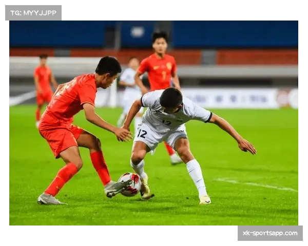 熊猫杯国足传控体系逐步完善 边中结合战术创造多次得分机会