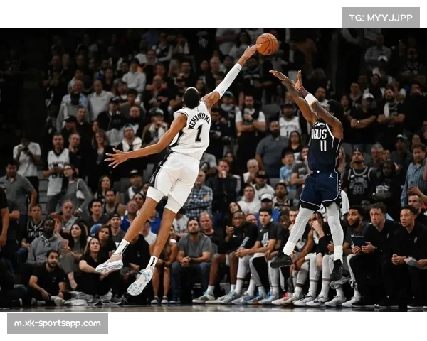 文班亚马27分10板4帽率队25分逆转快船 马刺末节防守锁胜局